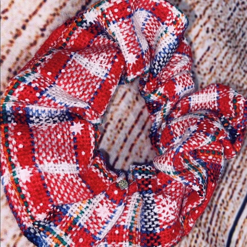 Scrunchie - Picture 12 of 13
